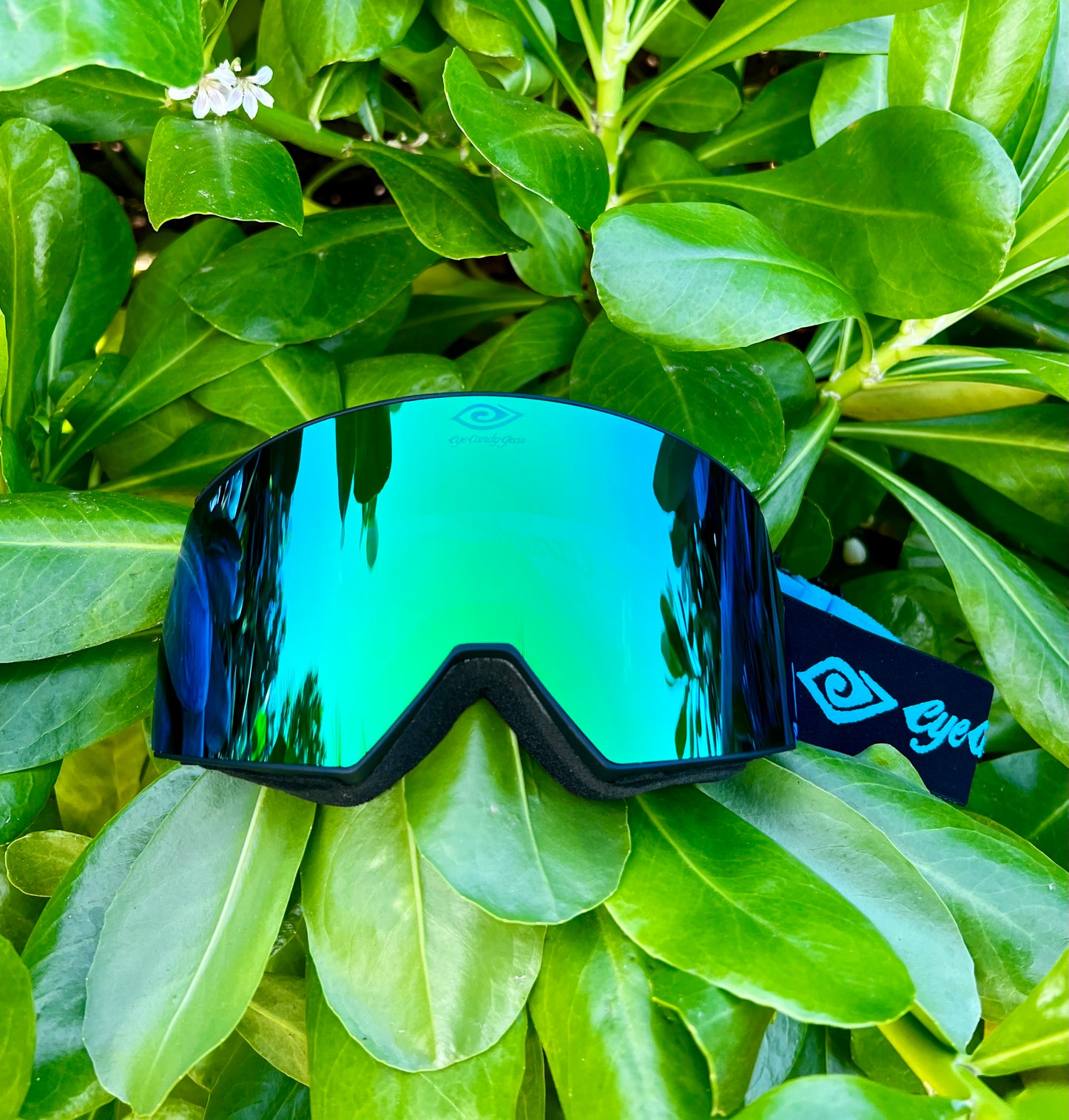 Ice Blue - Magnetized Snow Goggles - (Interchangeable Lenses)